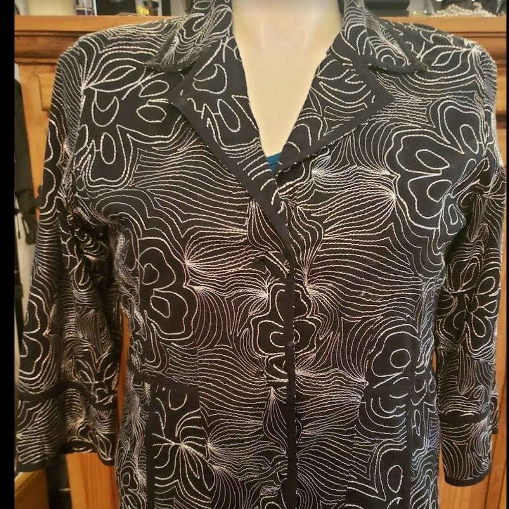 Chicos  SZ 2 Jacket Black with white floral stitch sz 2 Medium